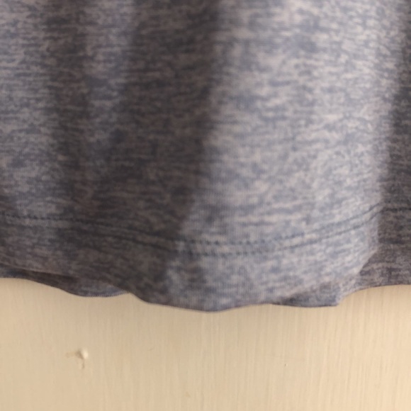 Women’s Under Armour V-Neck T-Shirt Size XS - Picture 6 of 8